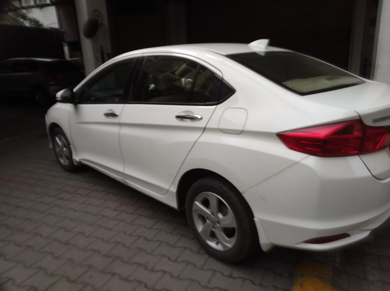 Honda City 5th Gen(2020-2023) V Petrol Bs-vi